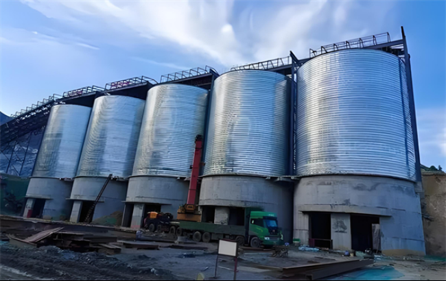 阿拉尔螺旋卷板仓施工现场